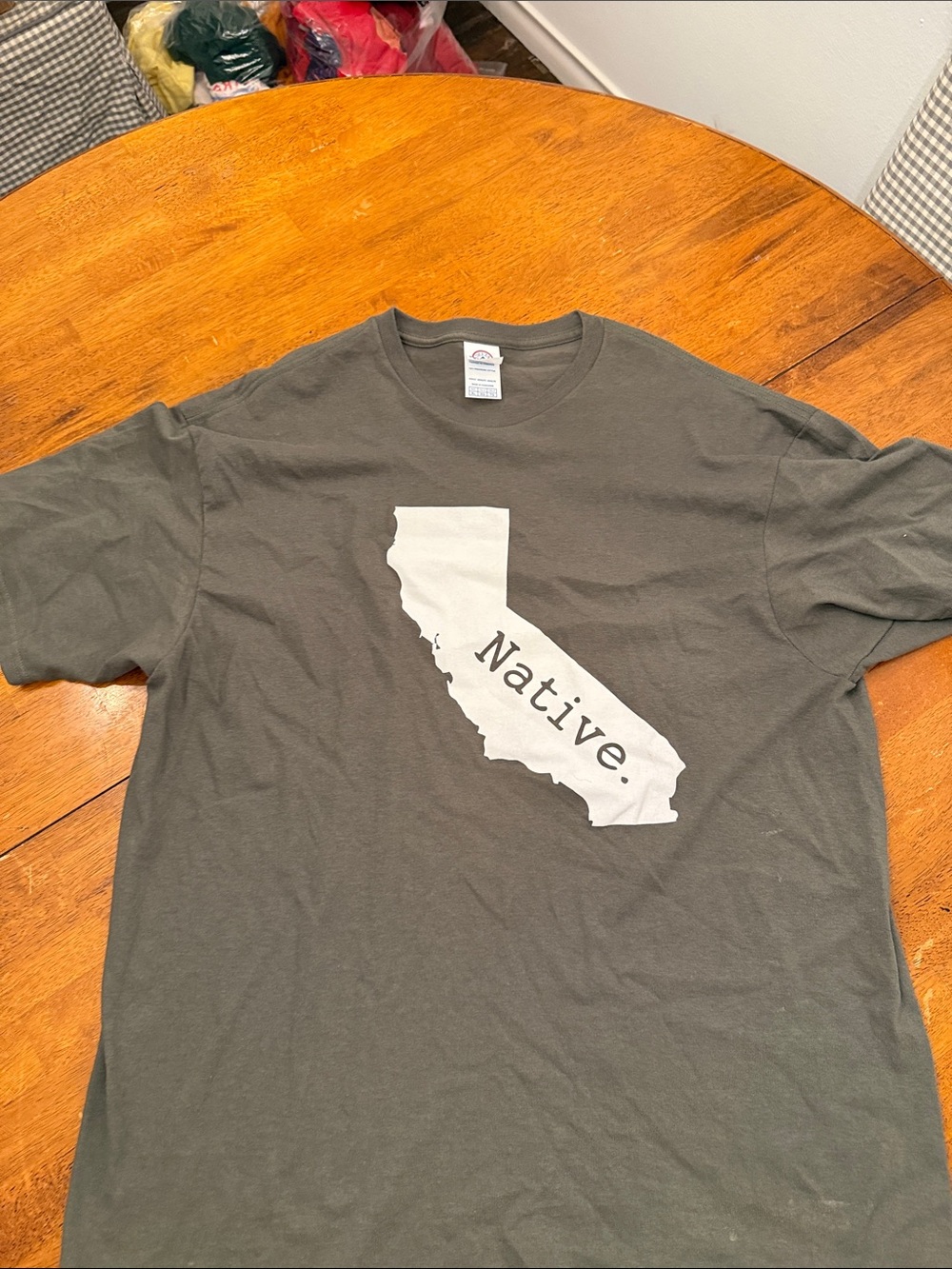 Gildan Charcoal Tee with White California Native Graphic xl